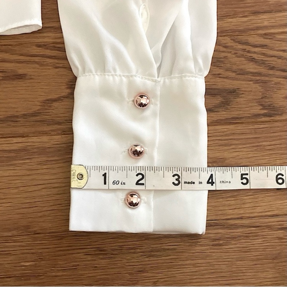 ⭐️ MXM Collective Sheer Wrap  White Size Large Blouse Pink Pearl Buttons - Picture 10 of 10
